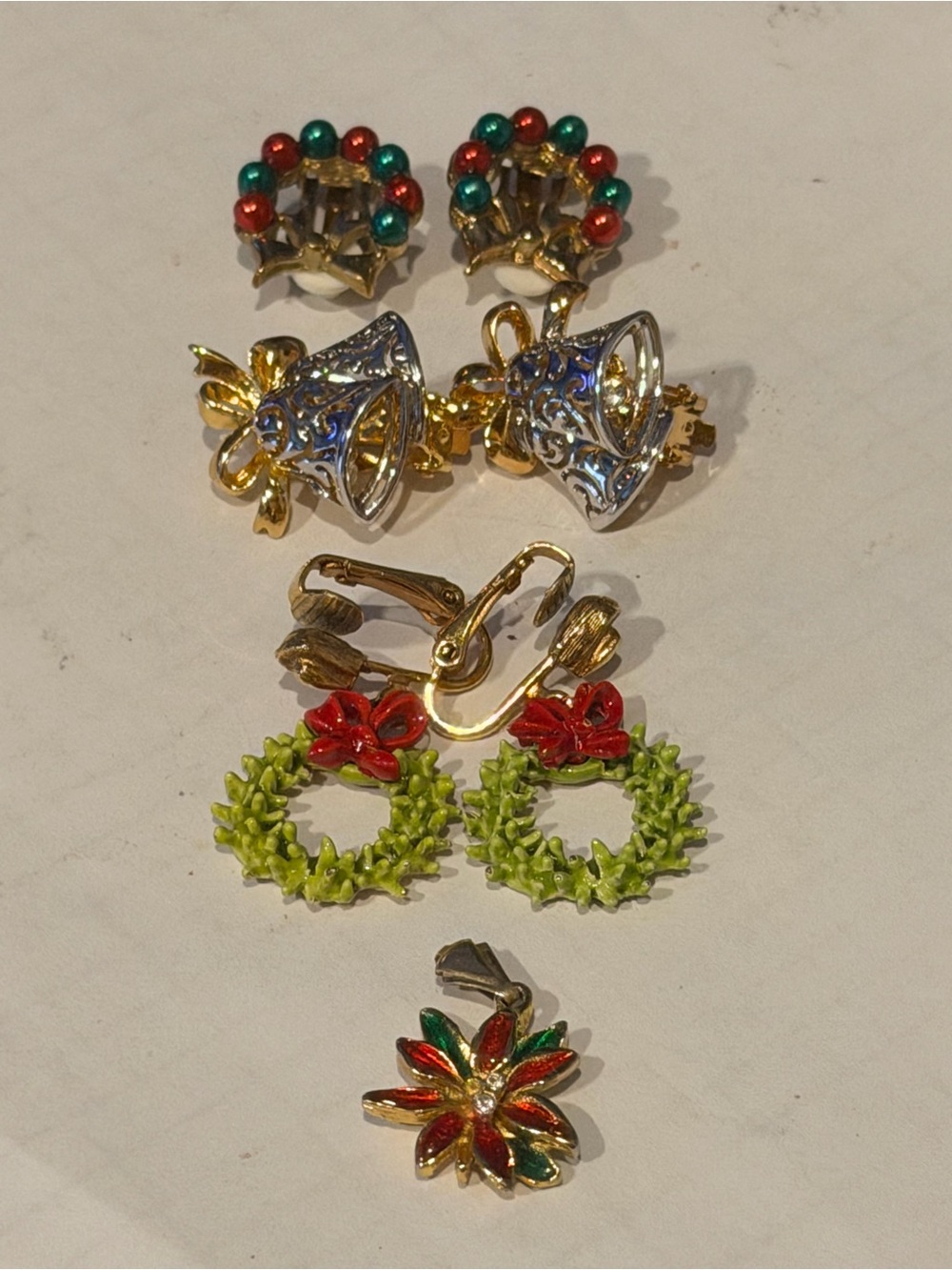 Vintage Christmas Jewelry Lot 3 Pairs Clip-On Earrings Poinsettia Pendant